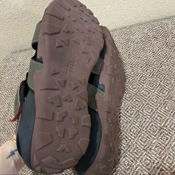 MENS SIZE 12 DARK OLIVE TEVA FLINTWOOD HIKING FISHERMAN SANDALS OUTDOOR GORPCORE - Picture 6 of 9